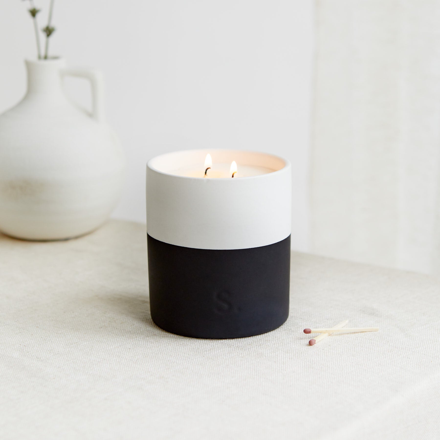 Scandi: Black Orka Candle - Activated Charcoal & Matcha