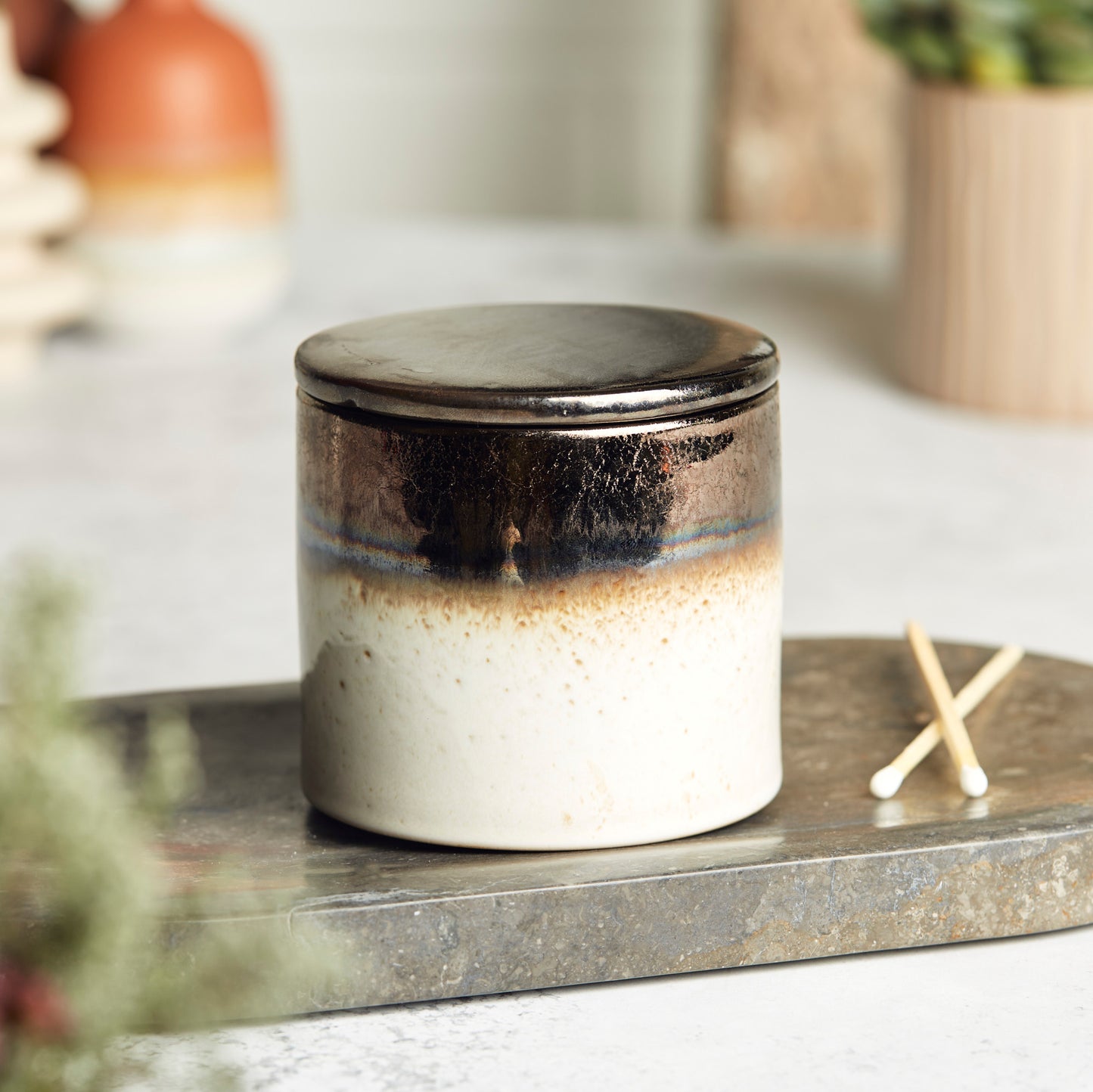 Kiln: Bronze & White Ceramic Candle - Lemon & Lavender