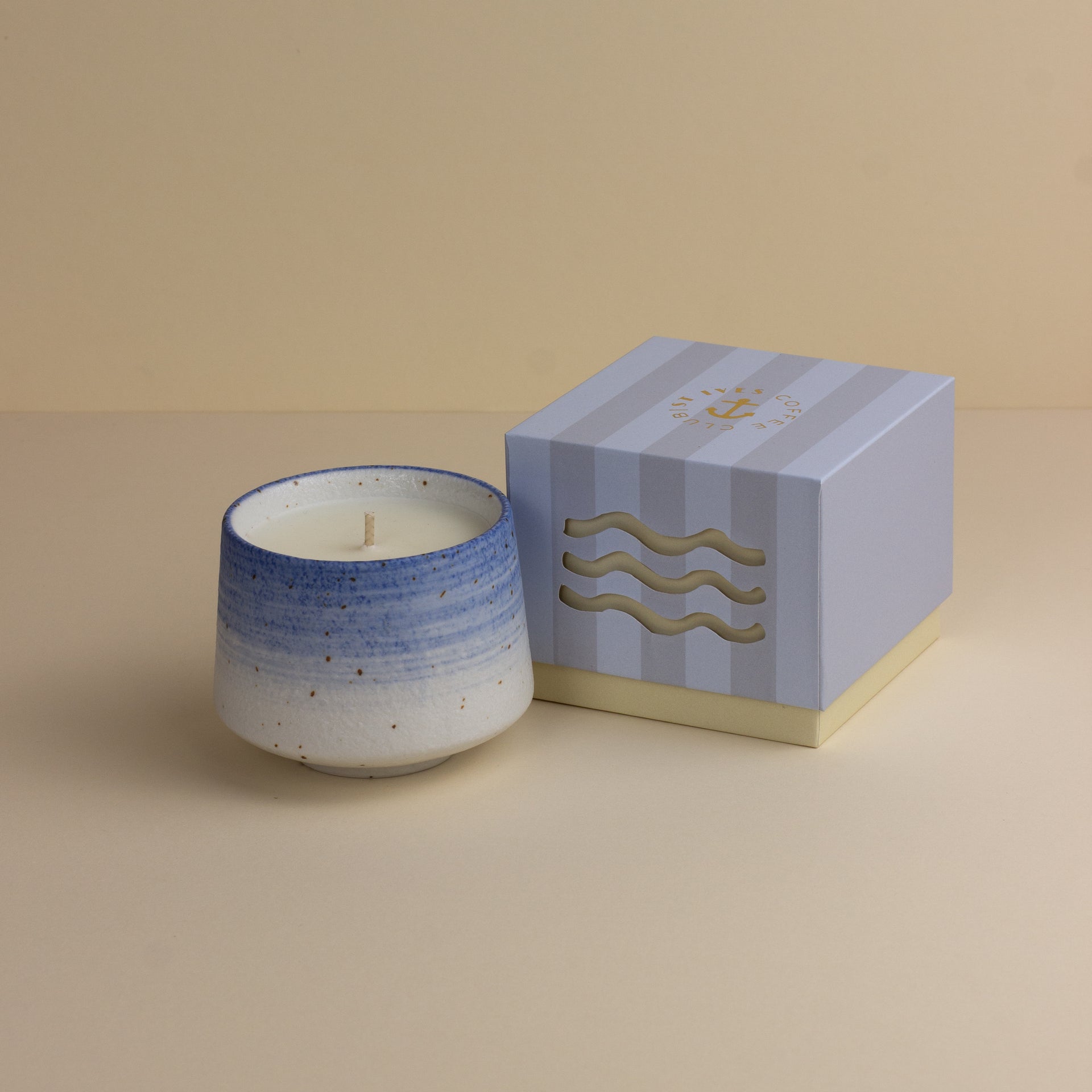 St Ives: Bedruthan Steps Candle - Bay & Blackberry